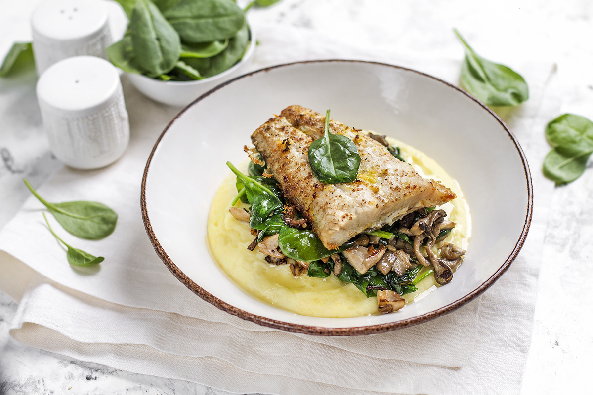 Незабываемое блюдо: треска с картофельным пюре и шпинатом