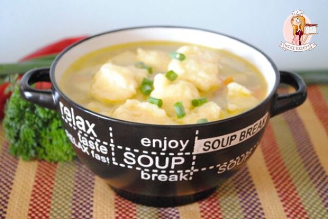 Тепло детства: суп с клецками на курином бульоне