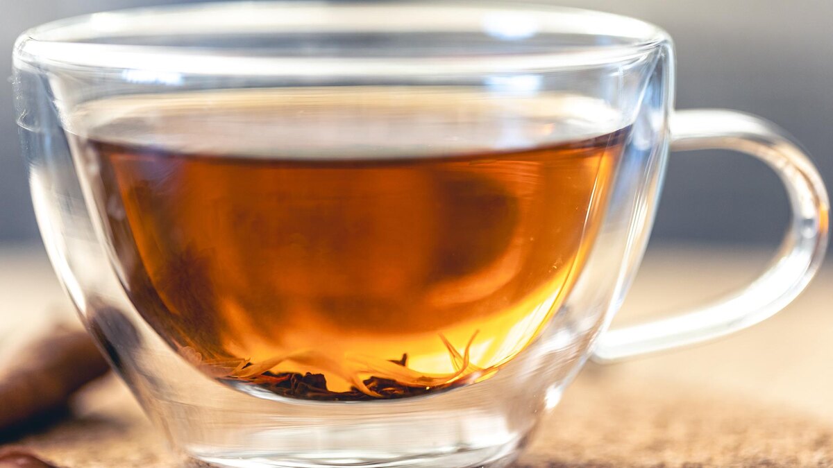 Петербуржец лишился прав из-за чая с марихуаной