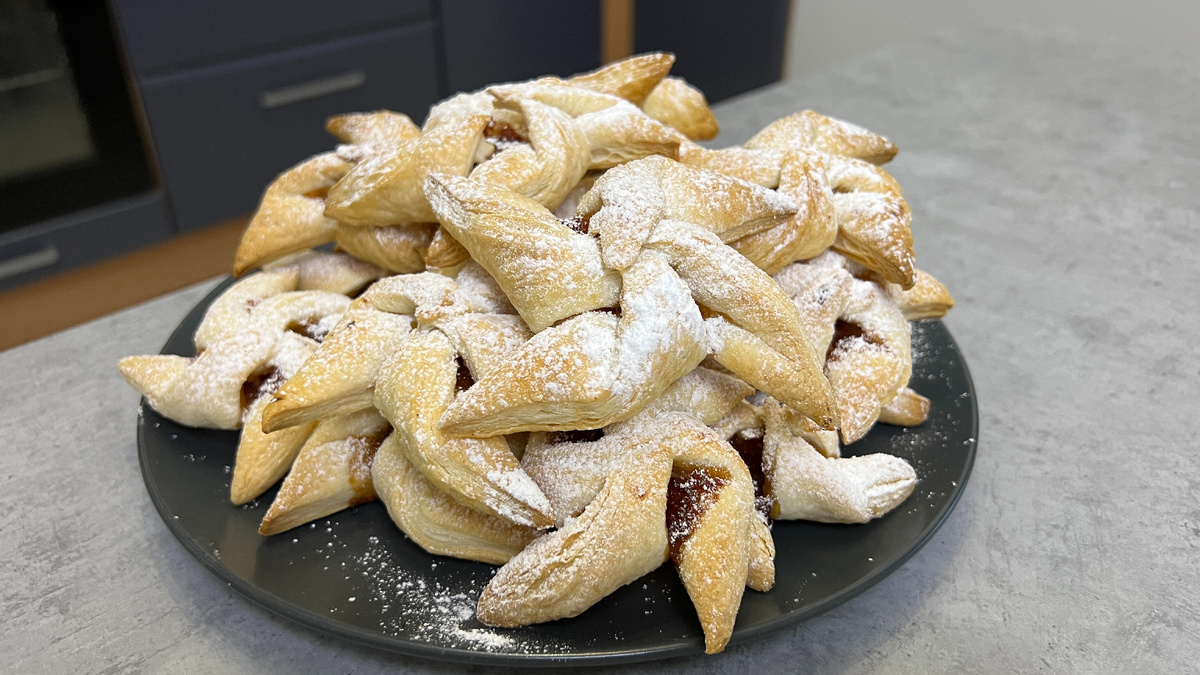 Ароматные звездочки из слоеного теста: быстрое лакомство для любого времени года