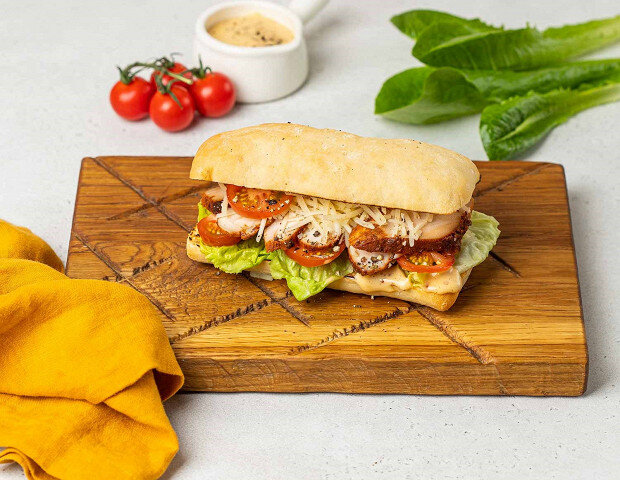 Сэндвич на основе салата Цезарь: Просто и Вкусно