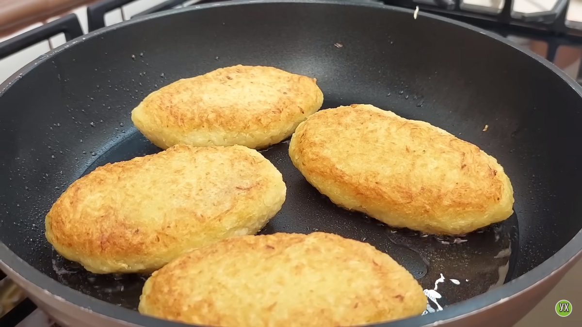 Идеальный ужин: картофельные зразы с куриным филе под грибным соусом