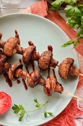 Шампиньоны на шпажках: легкий и ароматный перекус с духовки