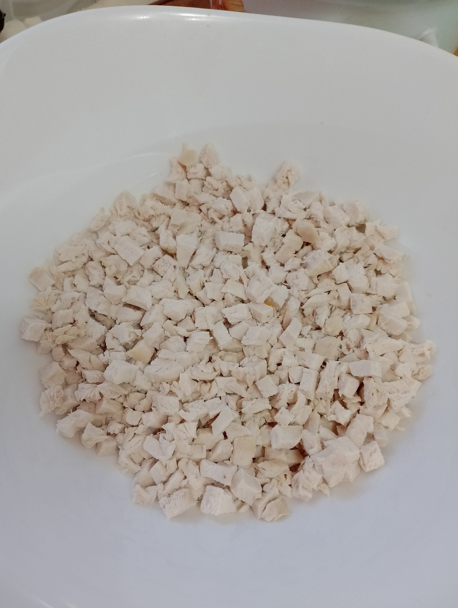 Нежный салат с ананасами: яркое сочетание для вашего стола