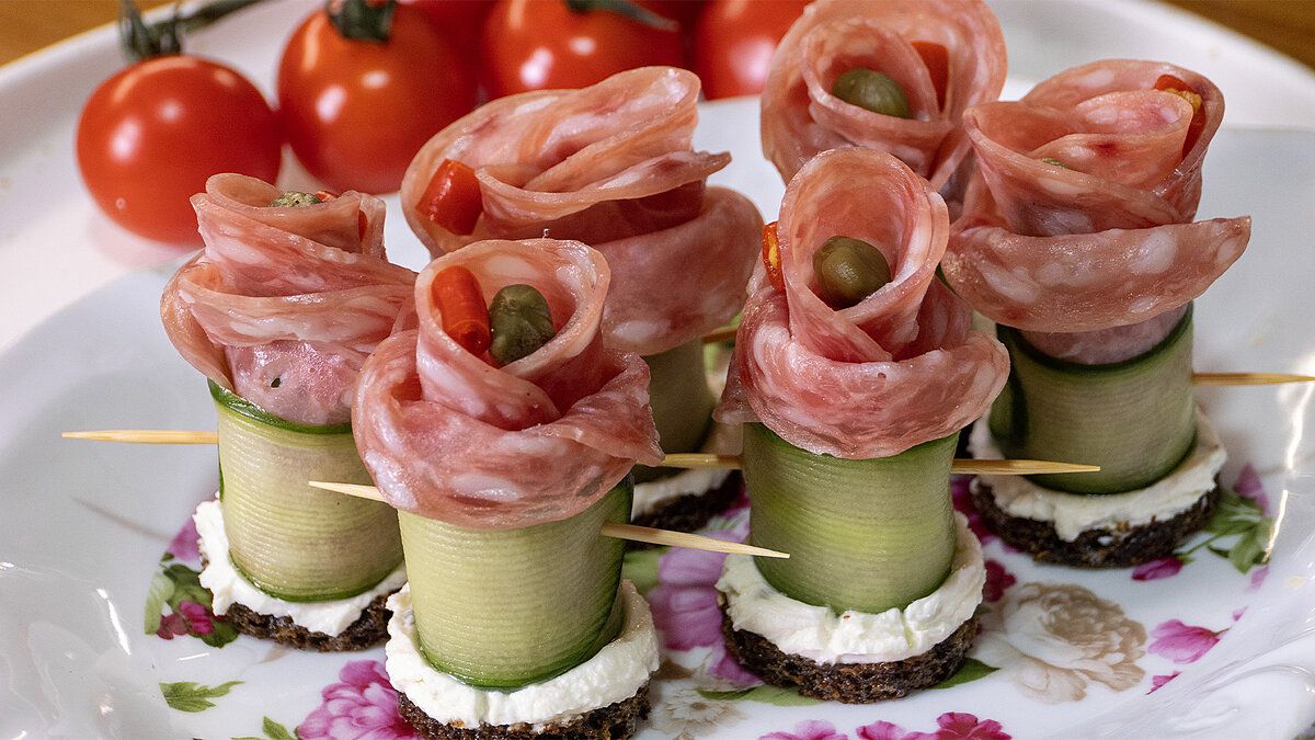 Новый взгляд на закуску: Розочки из колбасы и огурца для вашего праздничного стола