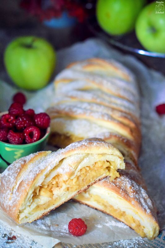 Необычный яблочный рулет, который стоит попробовать этим весной