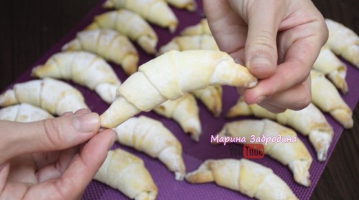 Нежные рогалики с повидлом, которые стоит попробовать