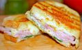 Горячие сэндвичи с ветчиной и сыром: уютный завтрак для всей семьи