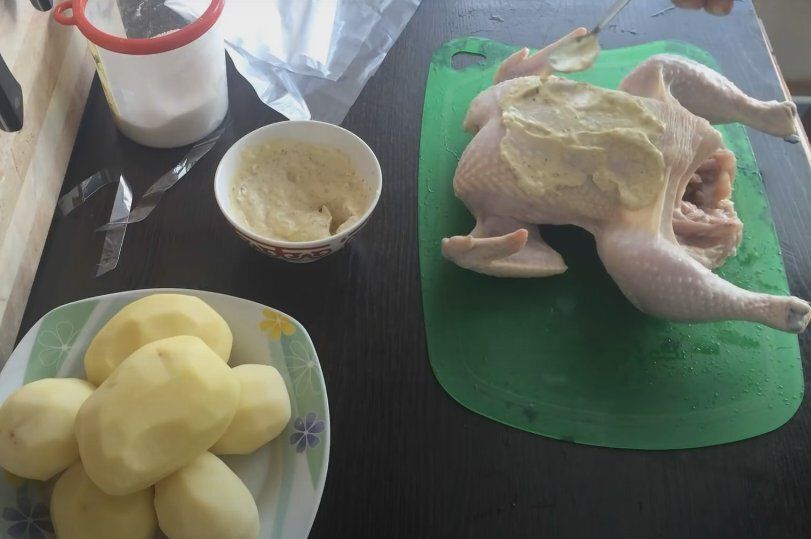 Курица в рукаве с картошкой