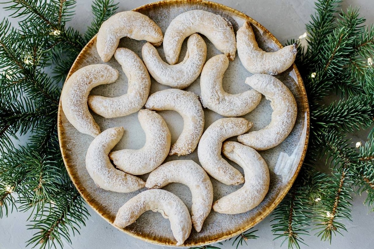 Нежные песочные полумесяцы: отличный десерт с грецкими орехами