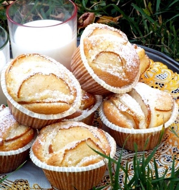 Нежные кексы с грушей: легко и вкусно для любого повода