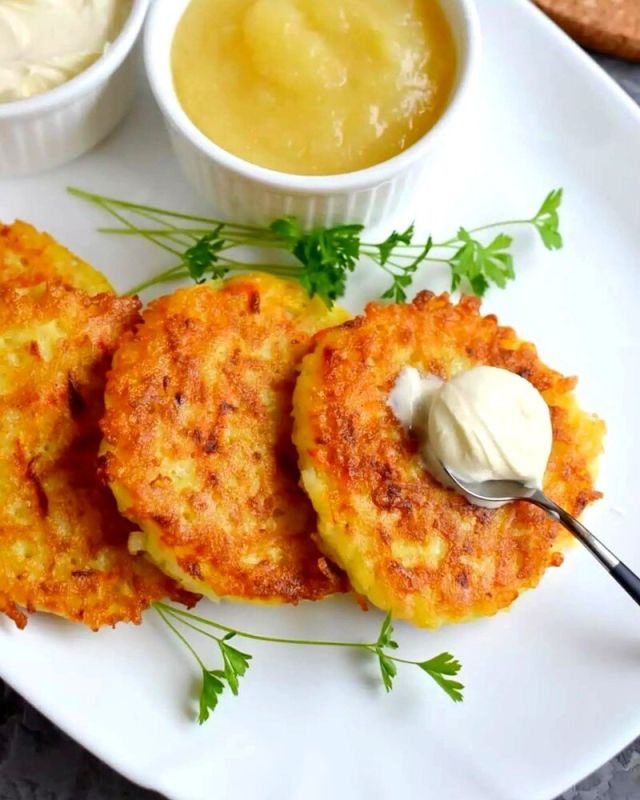 Нежные драники с морковью: осенняя классика на вашем столе