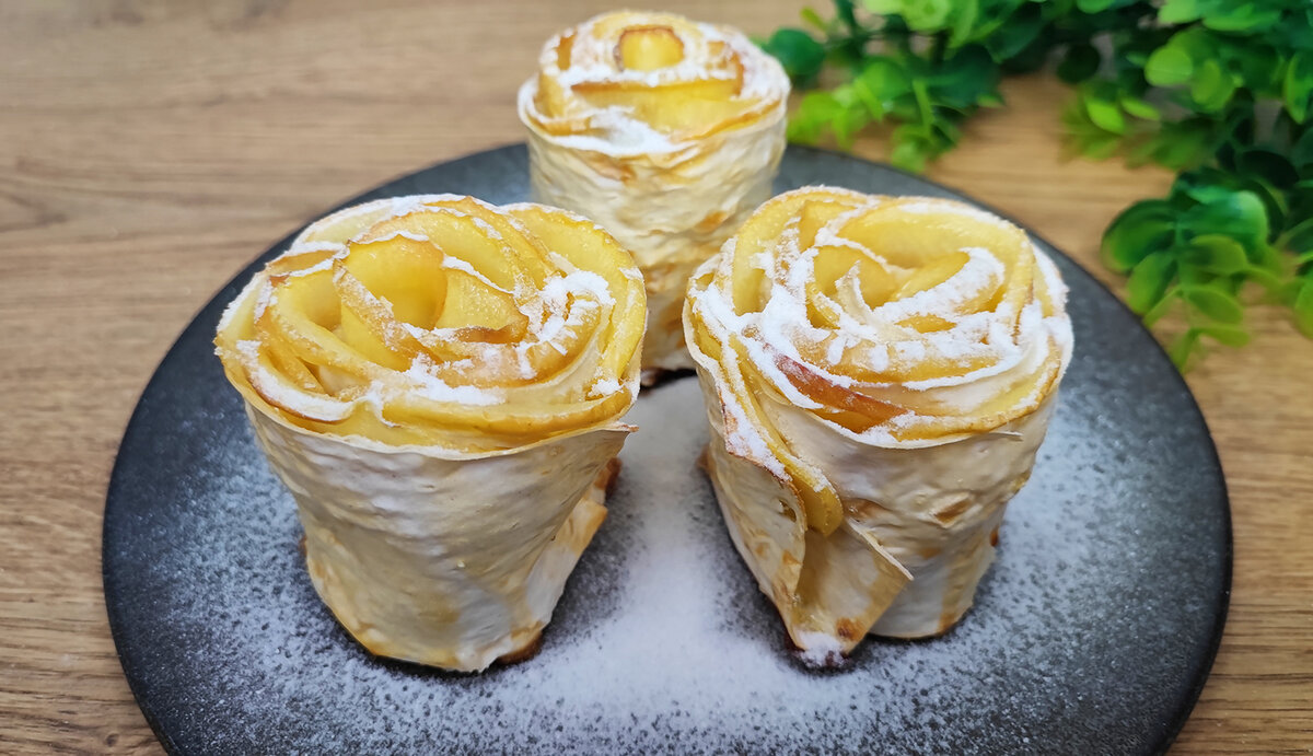 Простые и вкусные яблочные рулетики, которые приятно удивят за чаем