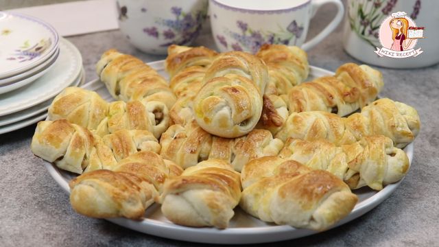 Слойки с жульеном из курицы и грибов: хит сезона для ваших кулинарных шедевров
