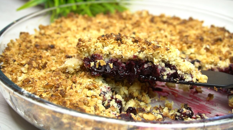 Крамбл из замороженных ягод: как создать кулинарный шедевр с новым вкусом каждый раз