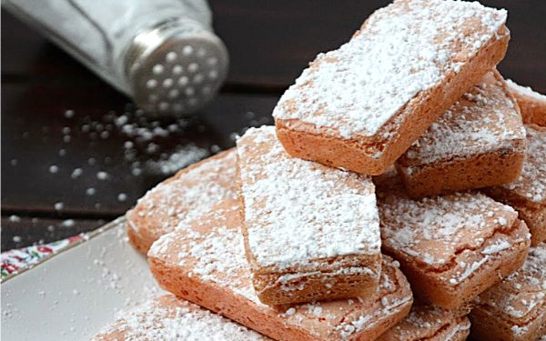 Реймс: город, где рождается уникальное розовое печенье