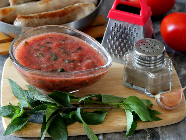 Летние соусы для идеального застолья: 8 рецептов для мяса и рыбы