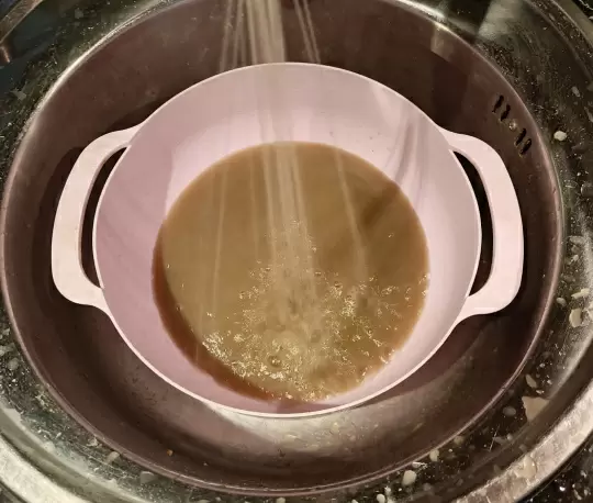 Необычный напиток вместо воды: что происходит в Октябрьске?