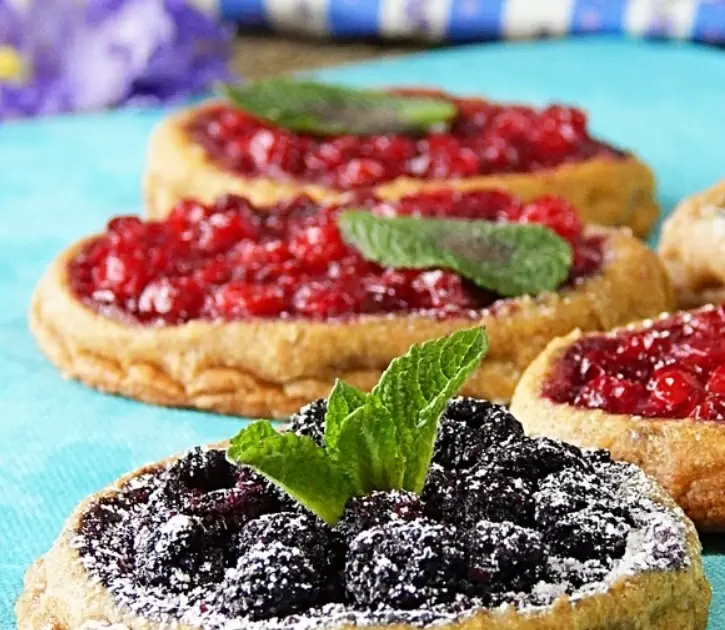 Вкусное постное ржаное печенье с ягодами для любого времени года