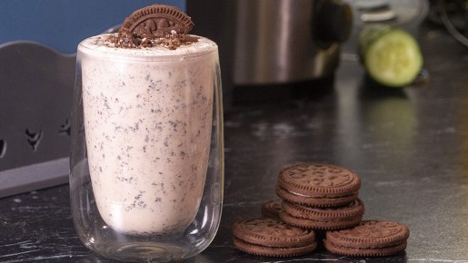 Идеальный молочный коктейль с шоколадом всего за 2 минуты