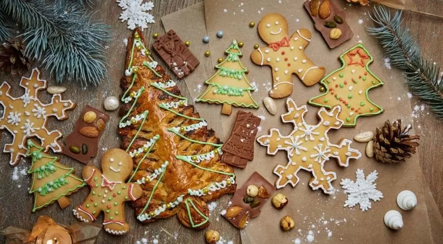 Нежные новогодние ёлочки из слоёного теста с ароматной маковой начинкой