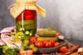 Летние заготовки: соленые помидоры с огурцами на зиму