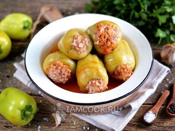 Варите и запекайте: 7 удивительных рецептов фаршированных перцев