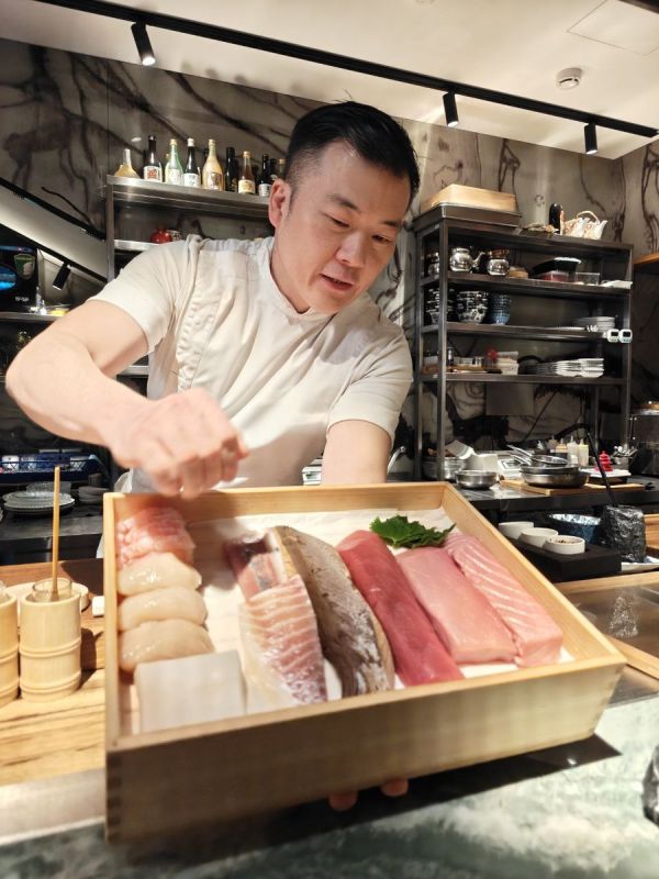 Незабываемое омакасе: дикие горные персики и водоросли с Окинавы в Oshi Izakaya